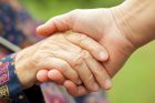 10 leçons de sagesse pour accompagner un proche atteint par la maladie d’Alzheimer