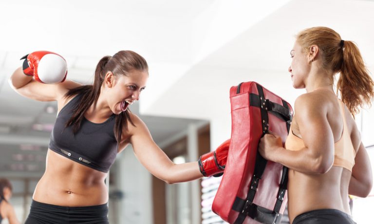 Atteinte de sclérose en plaque, elle boxe contre le destin