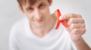 Sida : encore trop de discriminations envers les séropositifs