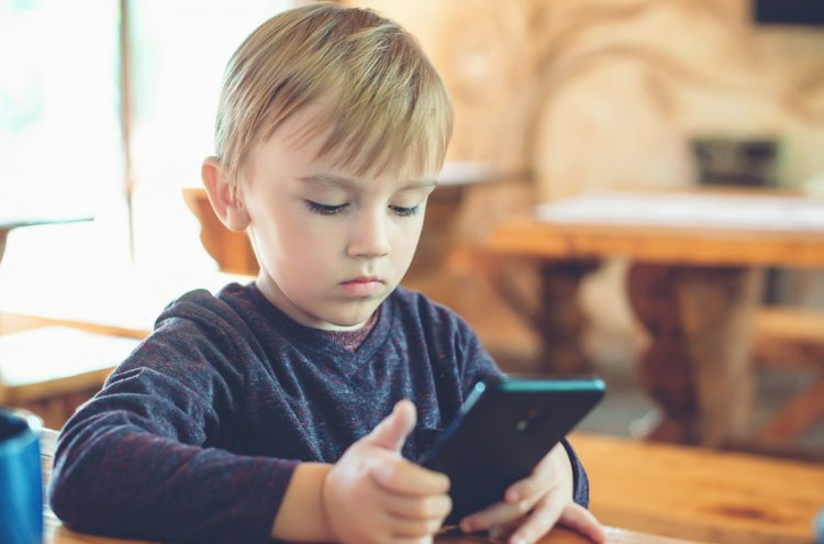 Comment dépister le plus tôt possible les troubles du spectre de l’autisme ?