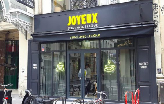 « Joyeux » le café qui emploie des personnes handicapées ouvre à Paris