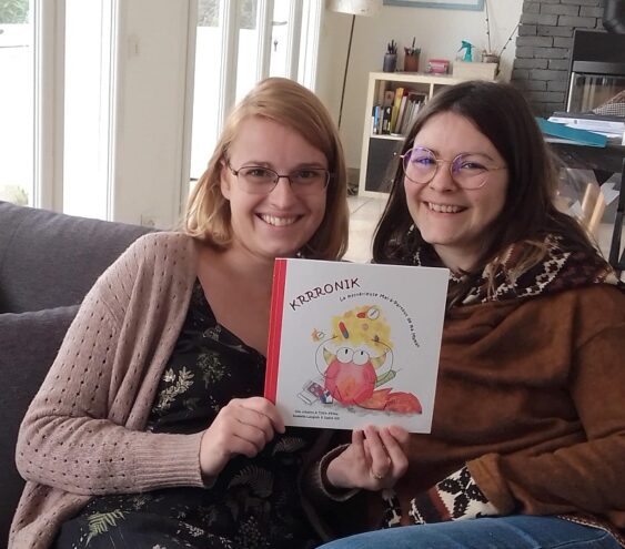 Deux mamans se lancent dans un livre pour expliquer à leurs enfants la vie avec une “Krrronik”
