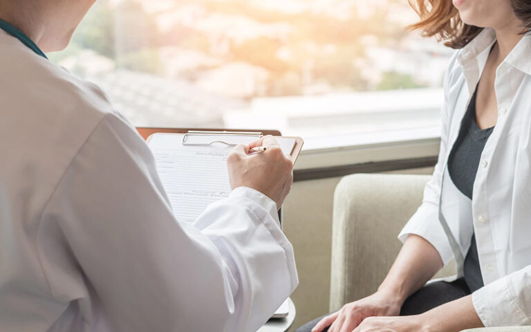 Cancer du sein : les femmes devraient être mieux informées