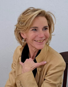 Anne Lesur, Oncosénologue et gynécologue